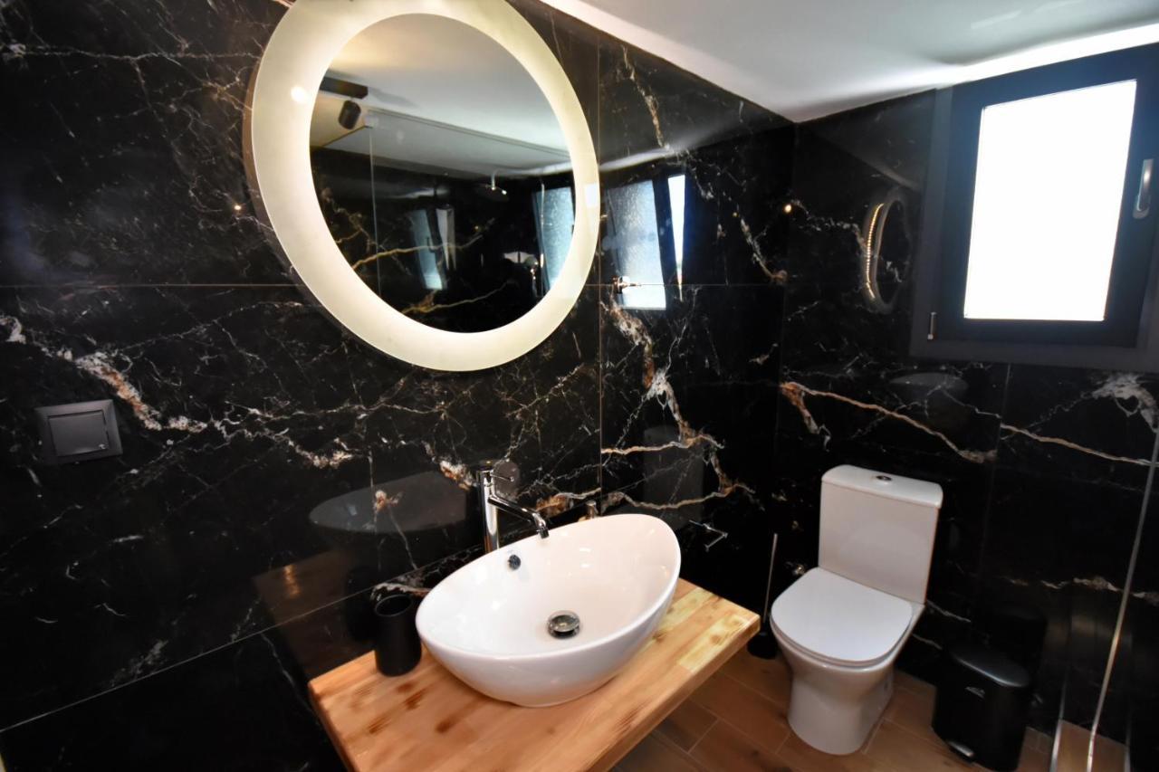 Artemis Apartment Agria Exterior photo